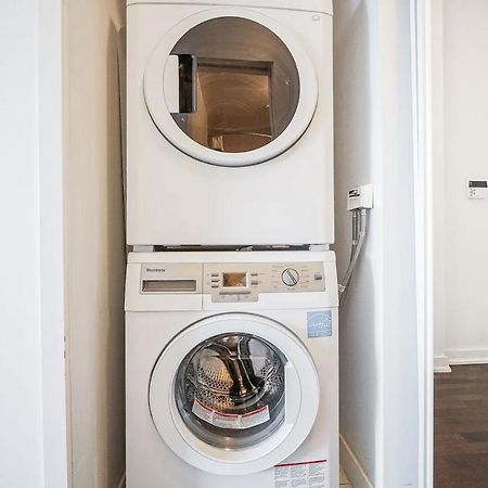 Downtown Toronto Gem Apartment Luaran gambar